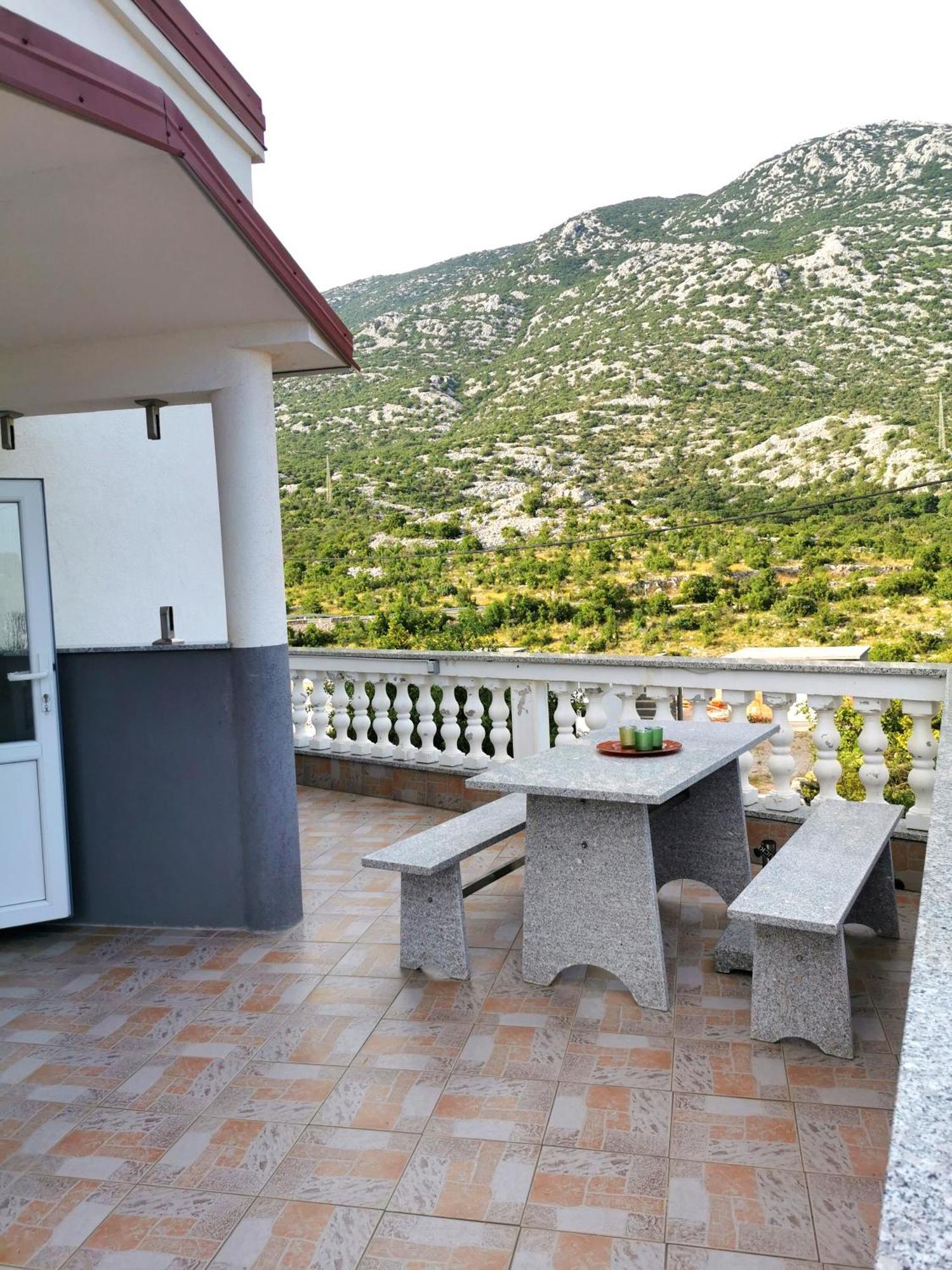 Apartmani Gabi Cesarica Exteriör bild