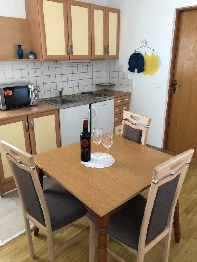 Apartmani Gabi Cesarica Exteriör bild