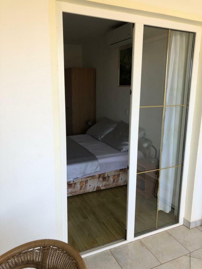 Apartmani Gabi Cesarica Exteriör bild