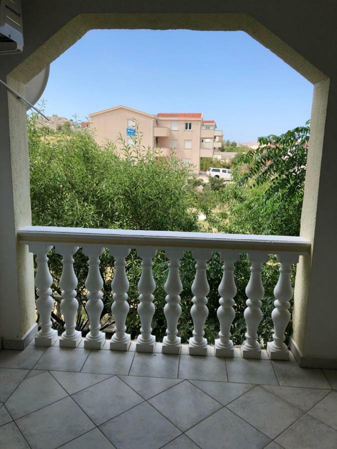 Apartmani Gabi Cesarica Exteriör bild