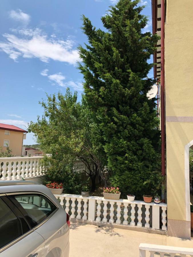 Apartmani Gabi Cesarica Exteriör bild